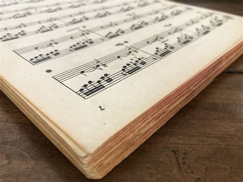 Who Buys Old Sheet Music Near Me? An Exploration of Antiquarian Music’s Pursuers and Places